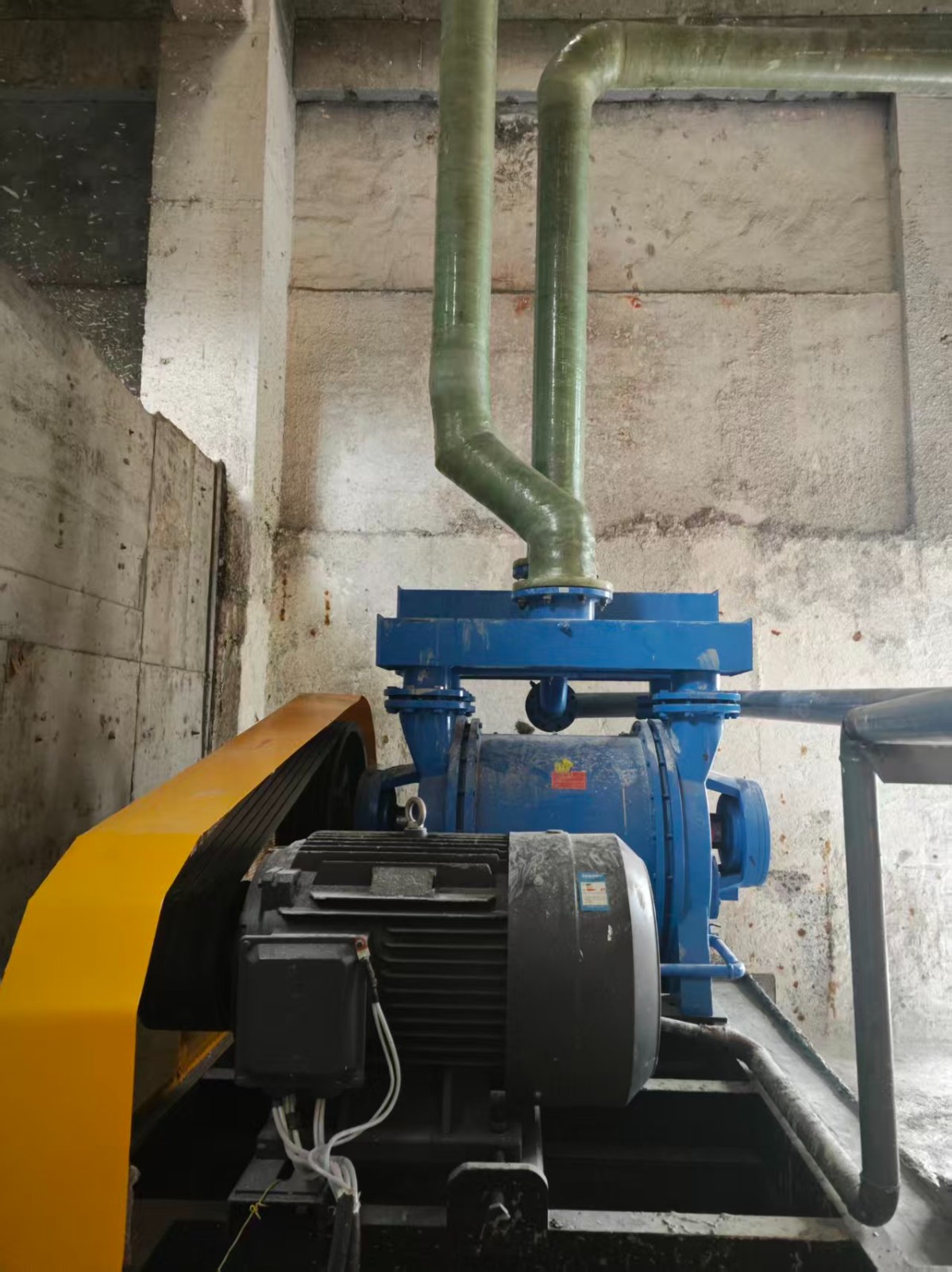 真空系统的工作原理是什么？